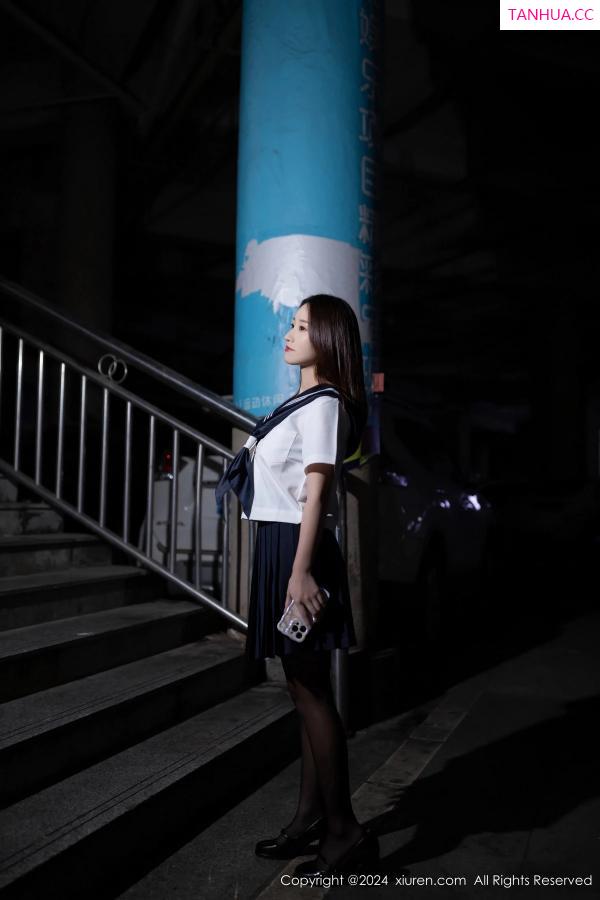   [XiuRen]高清写真图 2024.04.24 No.8443 杏子Yada 黑丝美腿第4张图片